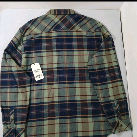Quiksilver Men's Casual Plaid and Striped Shirt Set - Picture 11 of 11